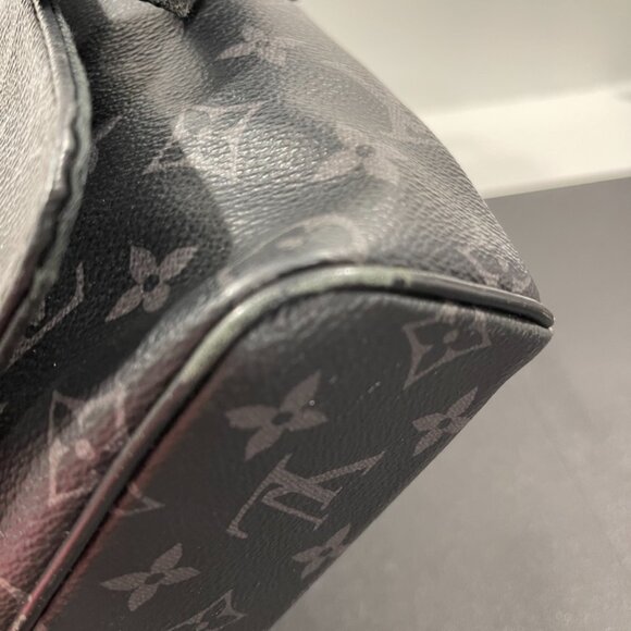 Louis Vuitton District PM Damier Graphite Messenger Bag (144716) - Picture 7 of 16